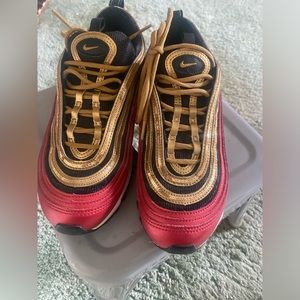 Nike Air Max 97 sneaks